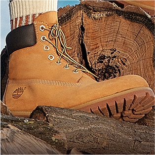 closeup image of a men's premium 6" wheat boot